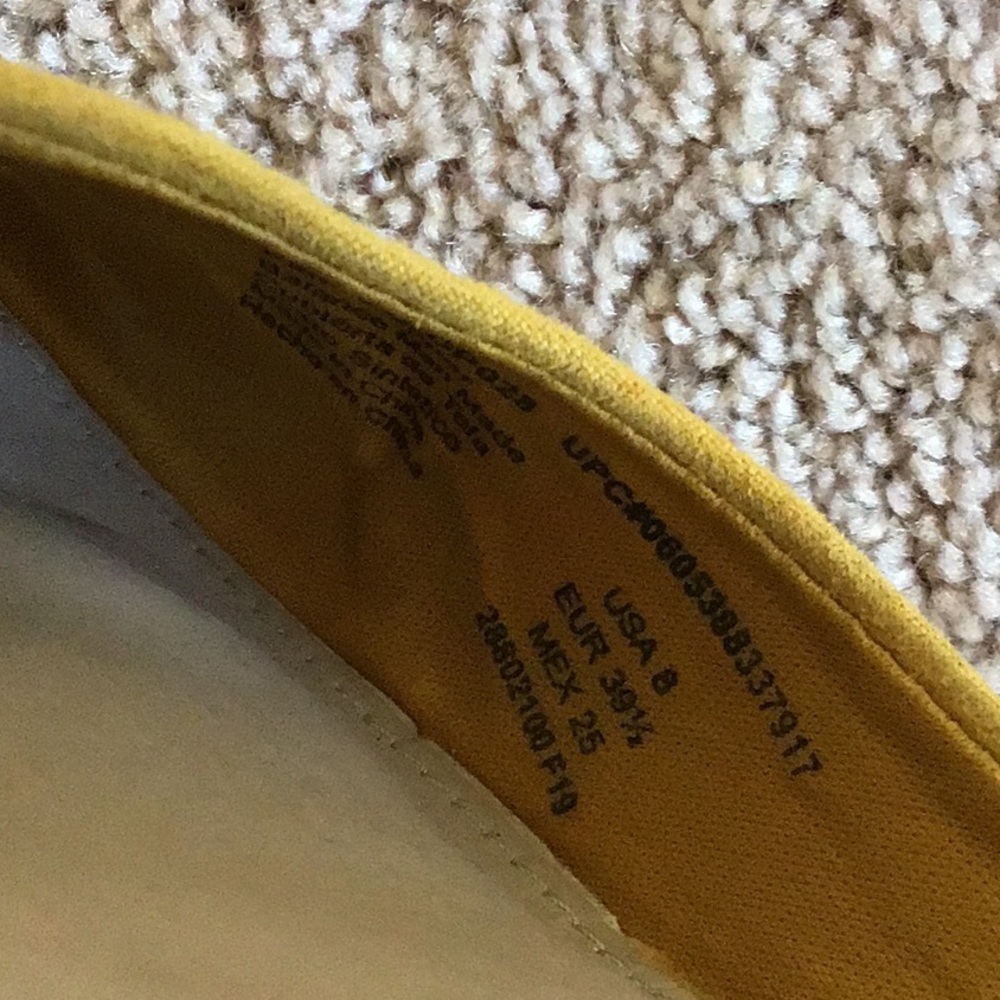 Yellow flats - Picture 3 of 4